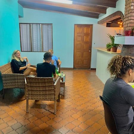 Global House Cr Hostel Backpackers Alajuela Habitacion Compartida 2 Camas Por Habitacion Luaran gambar